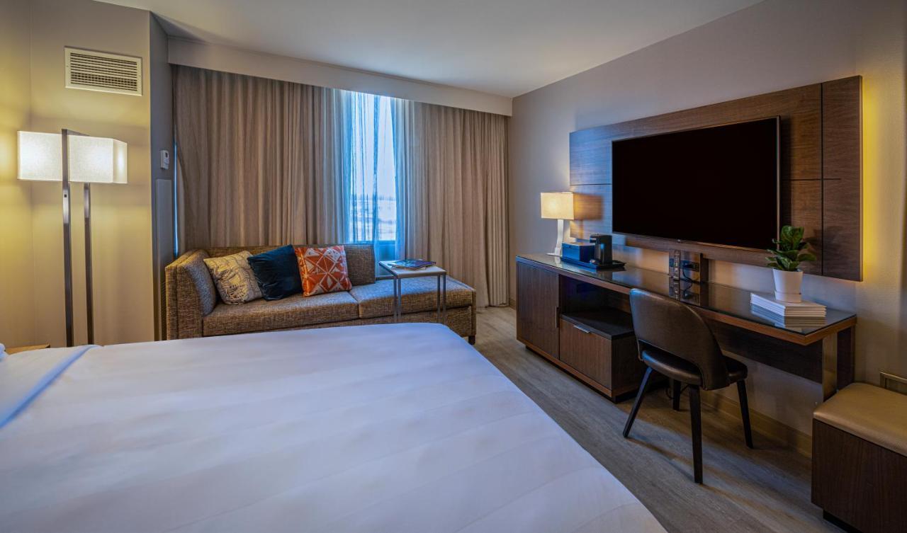 Wichita Marriott Hotel Exterior photo