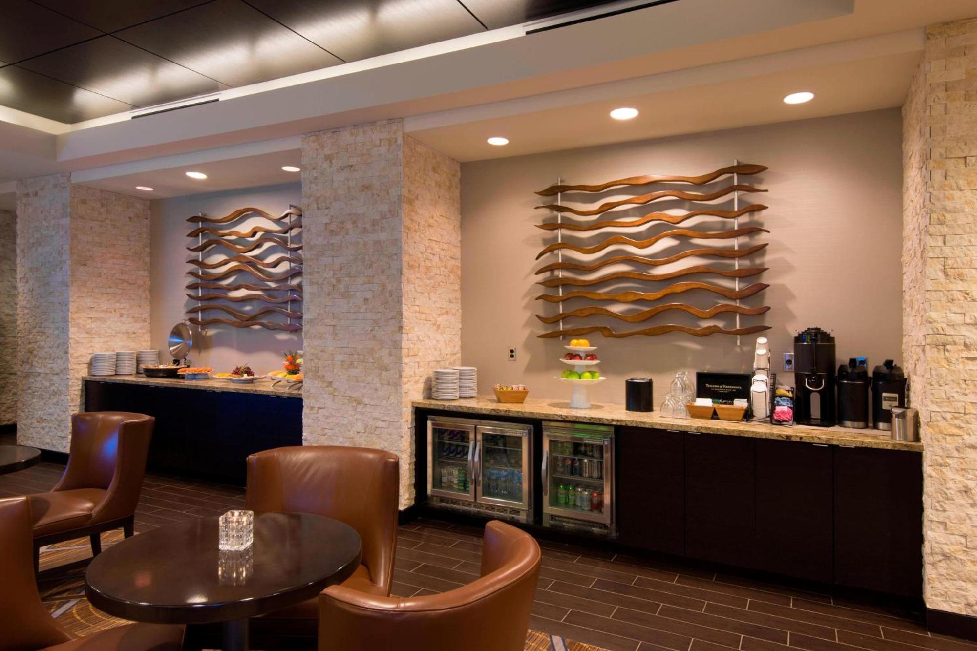 Wichita Marriott Hotel Exterior photo