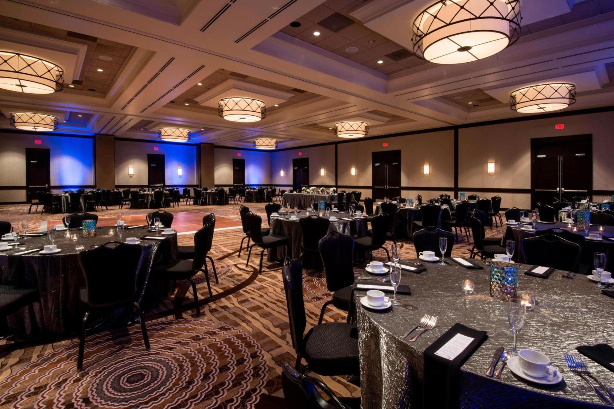 Wichita Marriott Hotel Exterior photo