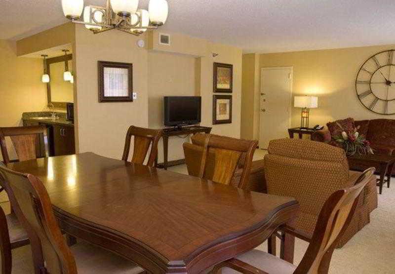 Wichita Marriott Hotel Room photo