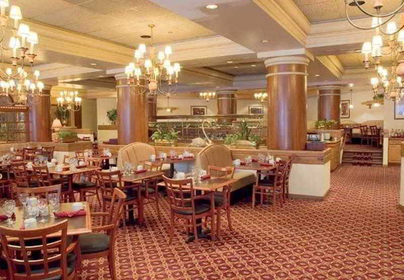 Wichita Marriott Hotel Exterior photo